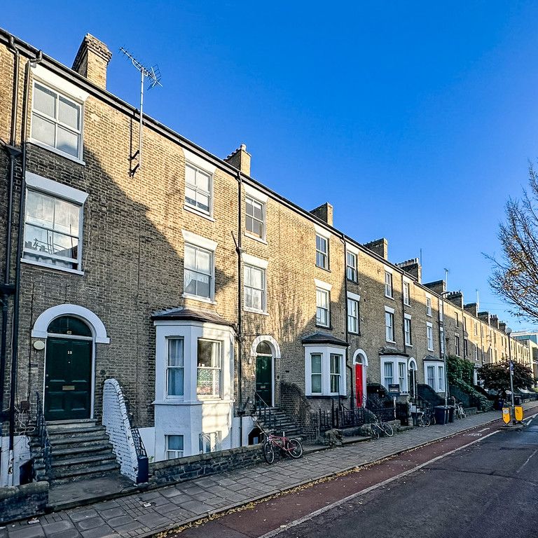 Bateman Street, Cambridge - Photo 1