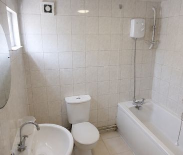 1 Bed Flat, Munster Avenue, TW4 - Photo 4