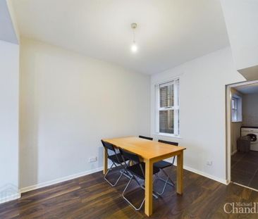 25 Blackwood Street, Belfast, BT7 3AS - Photo 2