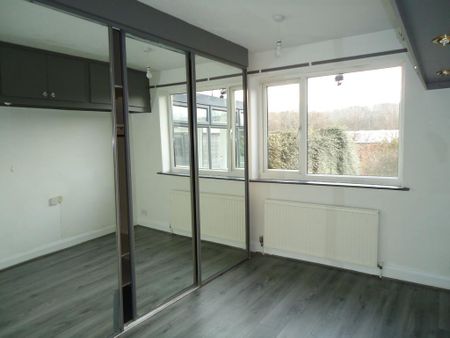 2 bedroom semi-detached bungalow to rent - Photo 3