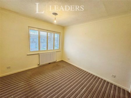 3 bedroom semi-detached house to rent - Photo 5