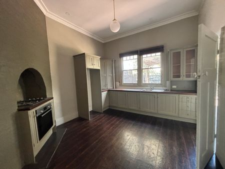 Enchanting Geelong West Cottage - Photo 5