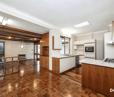 Spacious 4-Bedroom Family Home in Prime School Catchment. - Photo 5