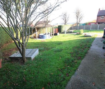 3 bedroom semi-detached house to rent - Photo 5