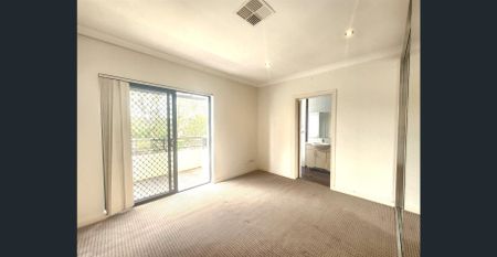 PERFECT FAMILY HOME, MODERN STYLISH DULPLEX - Photo 3