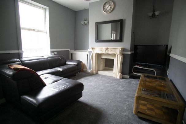 2 bedroom terraced house to rent - Photo 1
