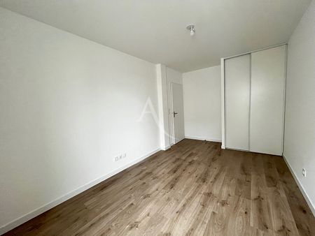 Location Appartement 3 pièces 69m² - Photo 3