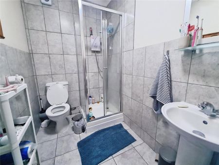 6 bedroom terraced house to rent - Photo 4