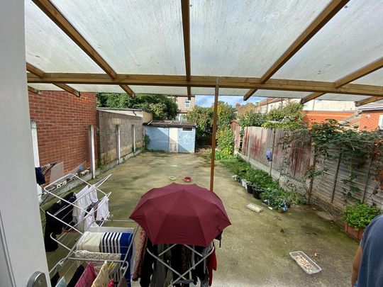 4 bedroom terraced house to rent - Photo 1