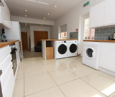 7 bedroom house of multiple occupation to rent - Photo 4