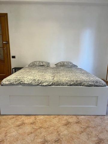 Plaça Nova de lEsglésia, Valencia, Valencian Community 46025 - Photo 2