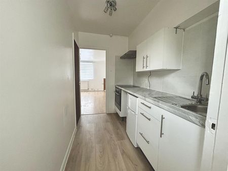 1 Bedroom Maisonette - Garden To Let - Photo 3