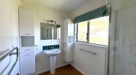 Sunny Three Bedroom + Rumpus/Office Home on Rutherford Street - Ready Soon! - Photo 4