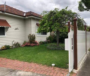 West Footscray - Photo 2