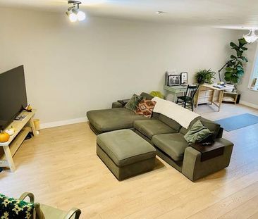 Three Bedroom / Three Level Townhouse - Photo 2