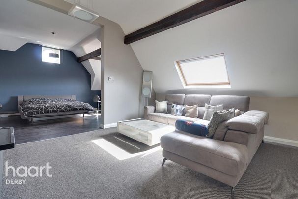 1 bedroom in a house share to rent - Photo 1