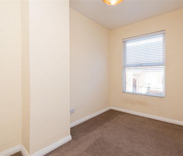 2 bed House - End Terrace To Let - Photo 3
