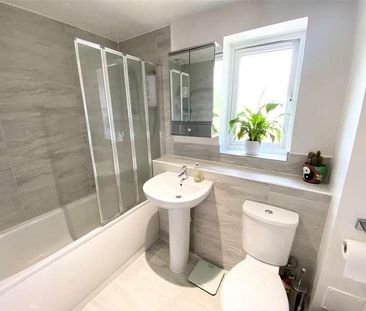 Masefield Gardens, Crowthorne, Berkshire, RG45 - Photo 3