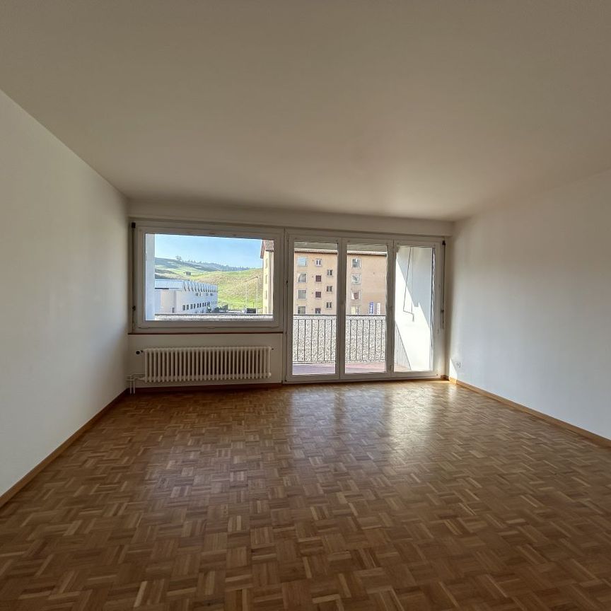 TO BE SOLD 4-ROOM APARTMENT WITH BALCONY - Foto 1