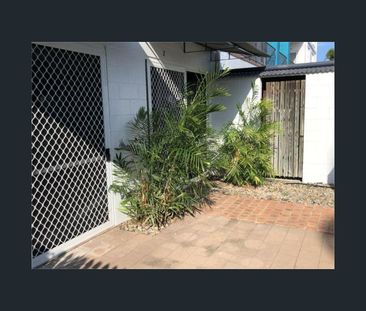 2/89 Horseshoe Bay Road, Bowen, Qld 4805 - Photo 2
