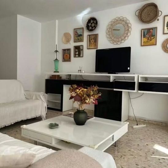 Carrer del Periodista José Ombuen, Valencia, Valencian Community 46010 - Photo 1