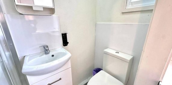 Modern Living in the Iconic 'Astoria' Building - Photo 2