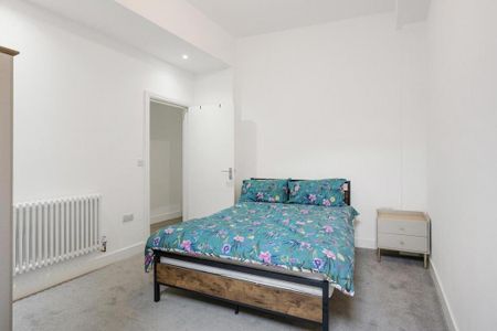 2 bedroom maisonette to rent - Photo 2