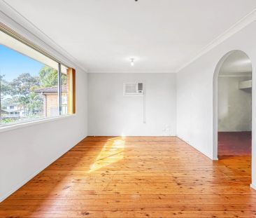 5 Chris Place, Dean Park. - Photo 1