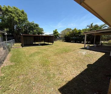 Wow, what a location!! Neat 4Brm home - Walk to Ormiston College - Photo 1