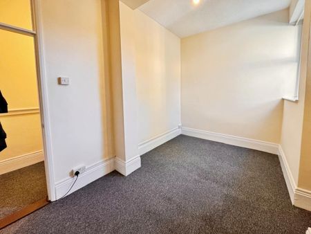 1 bedroom ground floor flat to rent - Photo 3