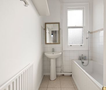 Room in a Shared Flat, Lower Addiscombe Road, CR0 - Photo 4