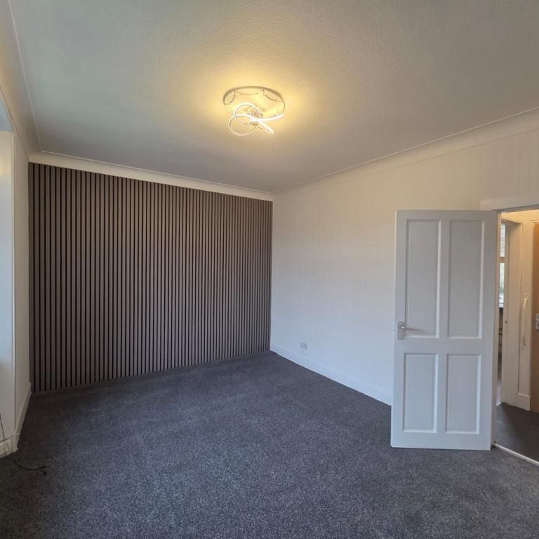 3 bedroom flat to rent - Photo 1