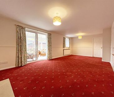 3 bedroom Detached bungalow to rent - Photo 4