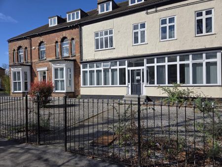 1 bedroom in a house share to rent - Photo 4