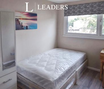 1 bedroom in a house share to rent - Photo 2