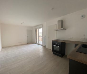 location Appartement T2 DE 40.15m² À SOTTEVILLE LES ROUEN - Photo 4