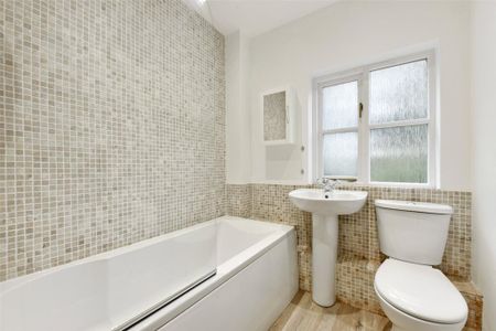 3 bedroom terraced house to rent - Photo 5