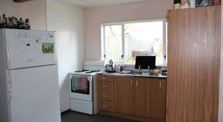**2026 6 Bed - Fabulously Close on Forth** - Photo 2