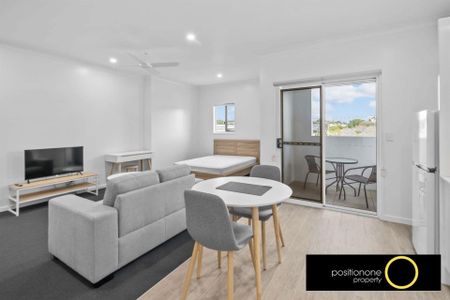 Very Large Partially Furnished Air Conditioned Studio - Photo 5