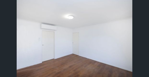GROUND FLOOR APARTMENT IN THE HEART OF SEDDON! - Photo 1