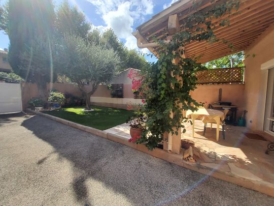 Location Maison 4 pièces 83m² CUERS 83390 - Photo 1