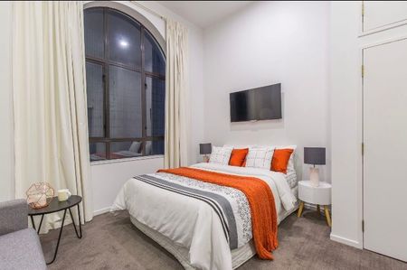 Stylish Furnished Studio in Prime Location - Photo 5