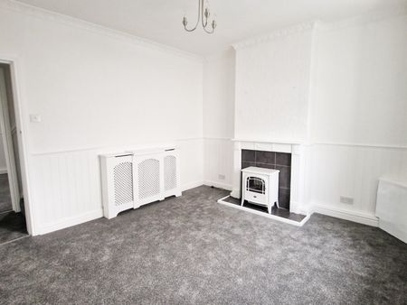 3 bedroom House To Let - Photo 2
