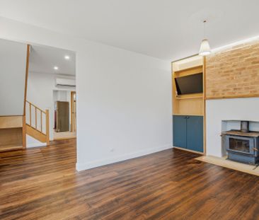 Freshly Renovated New Town Cottage - Photo 3