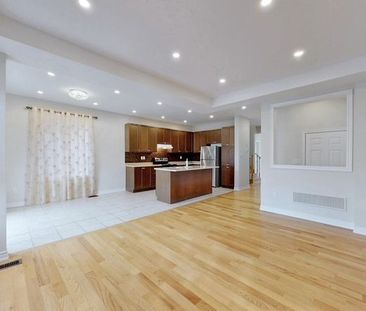 For Lease - 24 Frederick Pearson Street, East Gwillimbury, Ontario - Photo 3