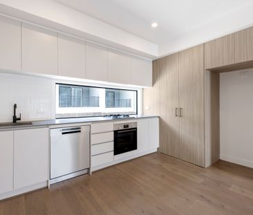Tri Level, Bright and Brand New, Exclusive Living - Photo 6