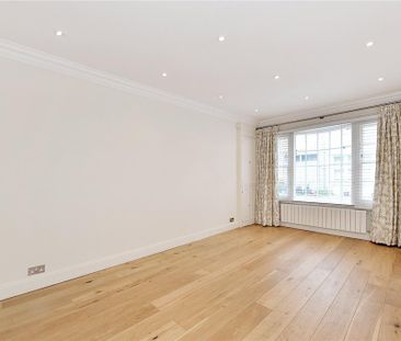 4 bedroom mews to rent - Photo 2