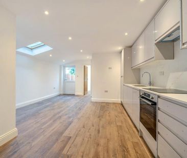 3 bedroom ground floor flat to rent - Photo 5