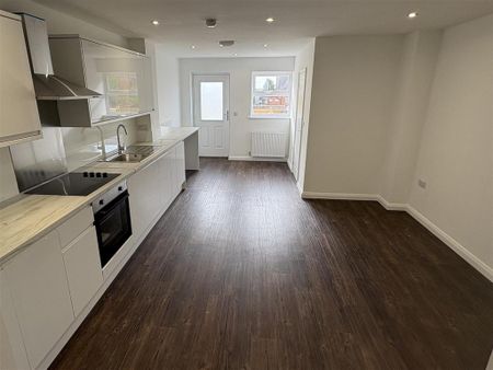 2 bedroom terraced house to rent - Photo 4