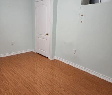 75 VANDERPOOL CRESCENT - Photo 2